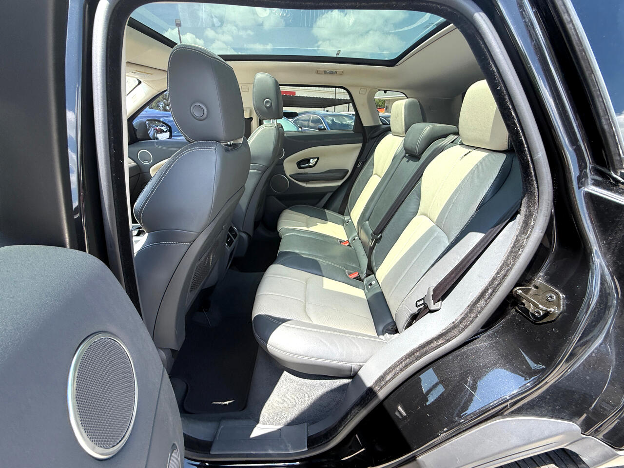 2017 Land Rover Range Rover Evoque SE photo 11