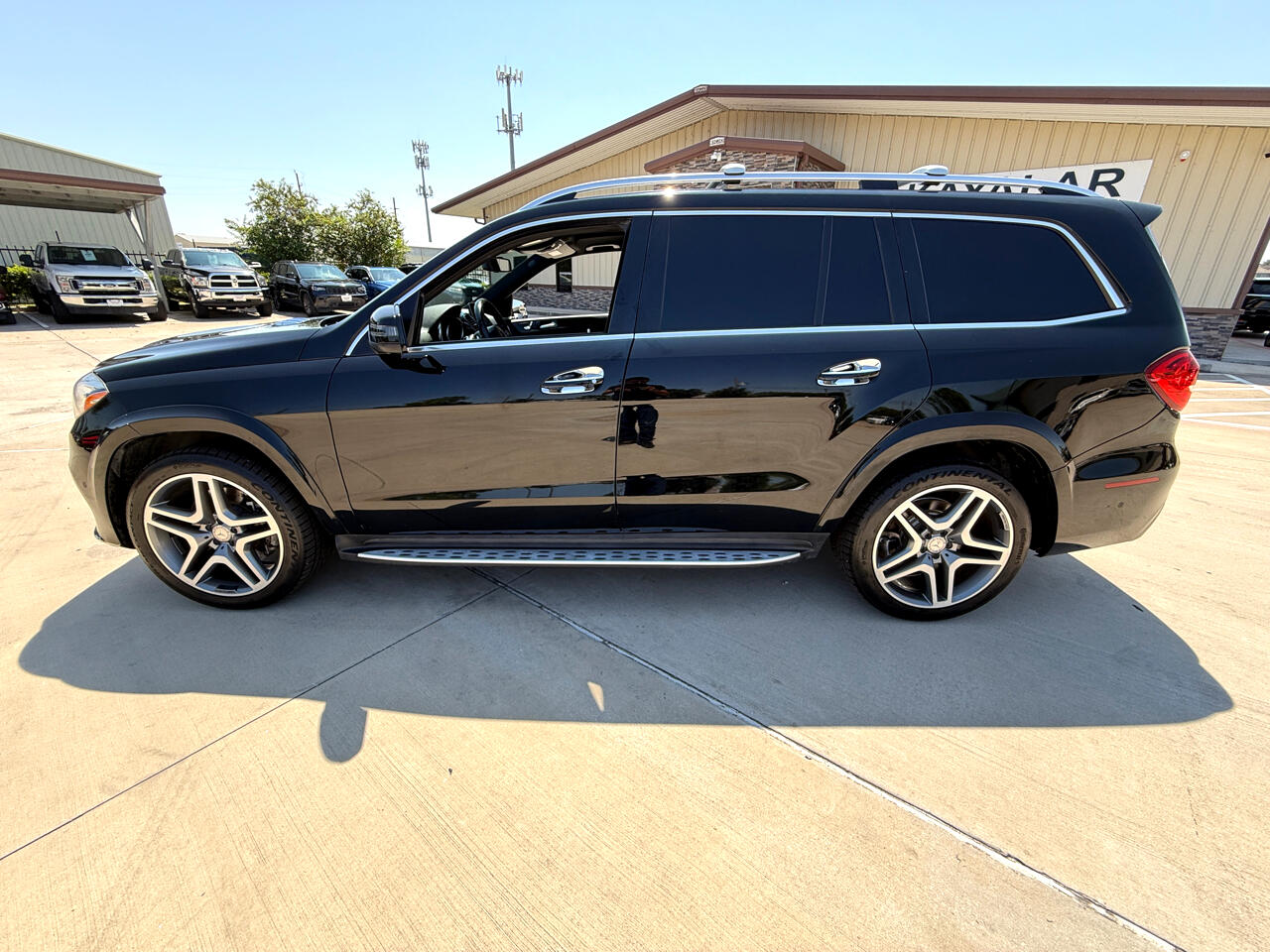 2017 Mercedes Benz GLS 550 4MATIC photo 3