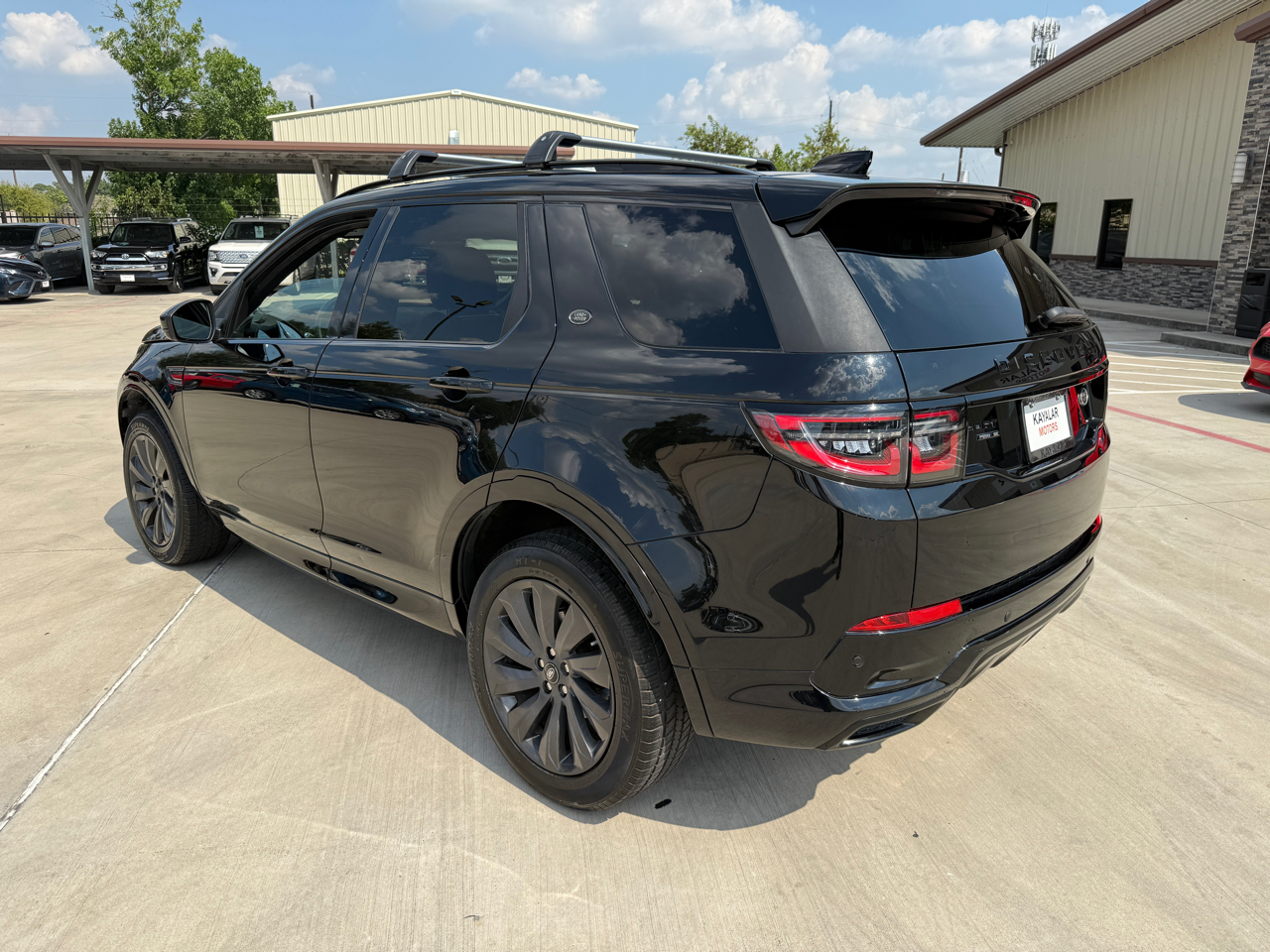 2020 Land Rover Discovery Sport SE photo 2