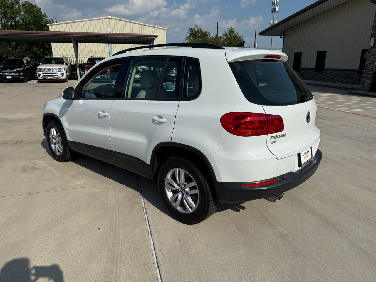 2017 Volkswagen Tiguan S photo 4