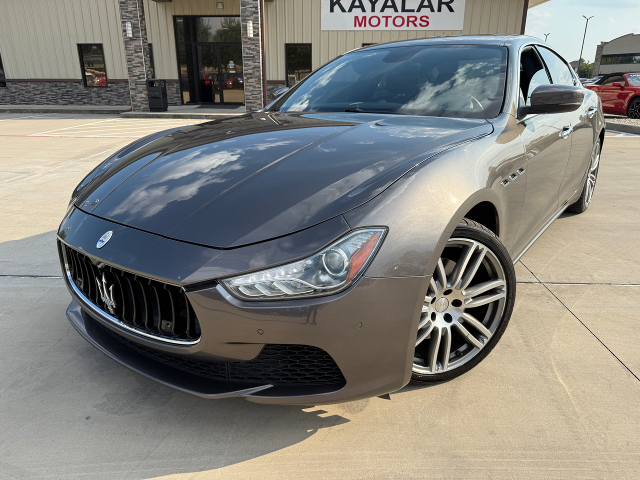2017 Maserati Ghibli Base photo 2
