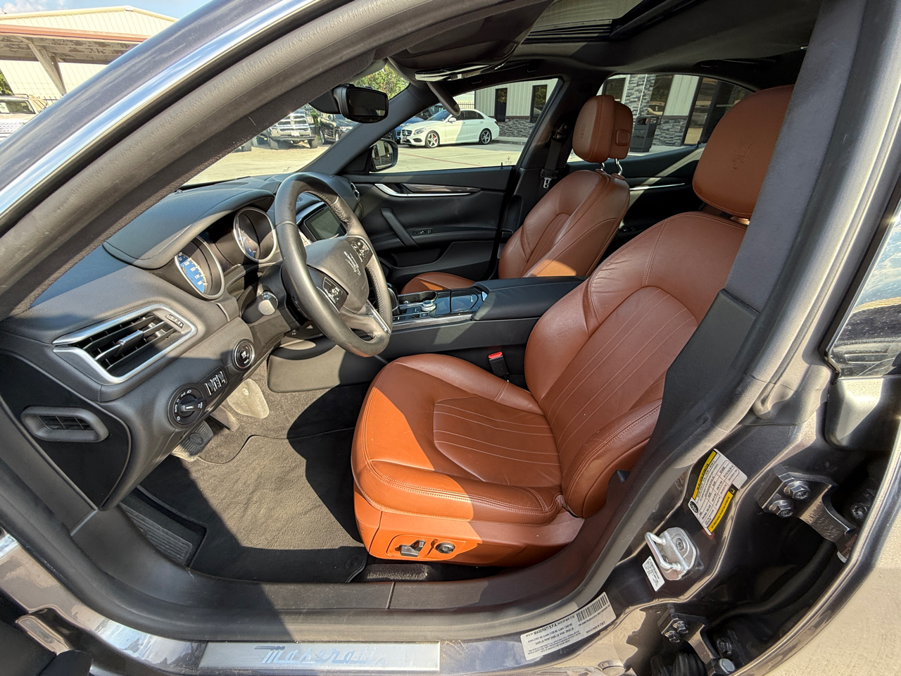 2017 Maserati Ghibli Base photo 8