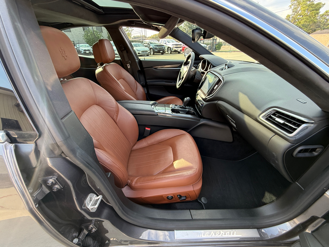 2017 Maserati Ghibli Base photo 14