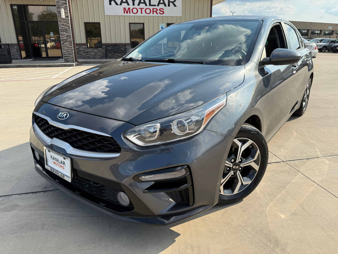 2021 Kia Forte FE photo 2