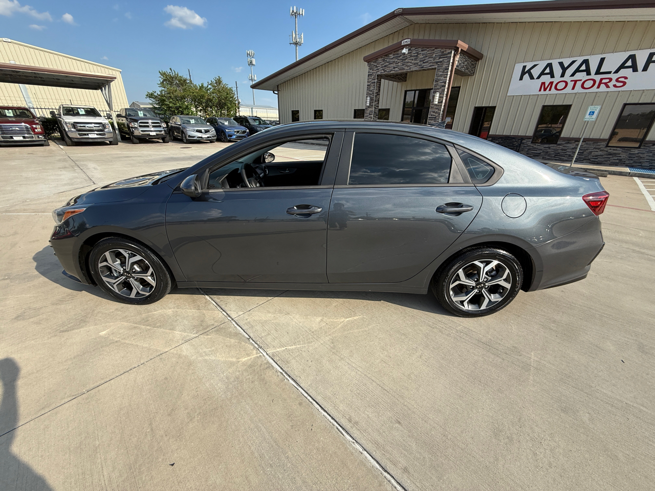 2021 Kia Forte FE photo 3