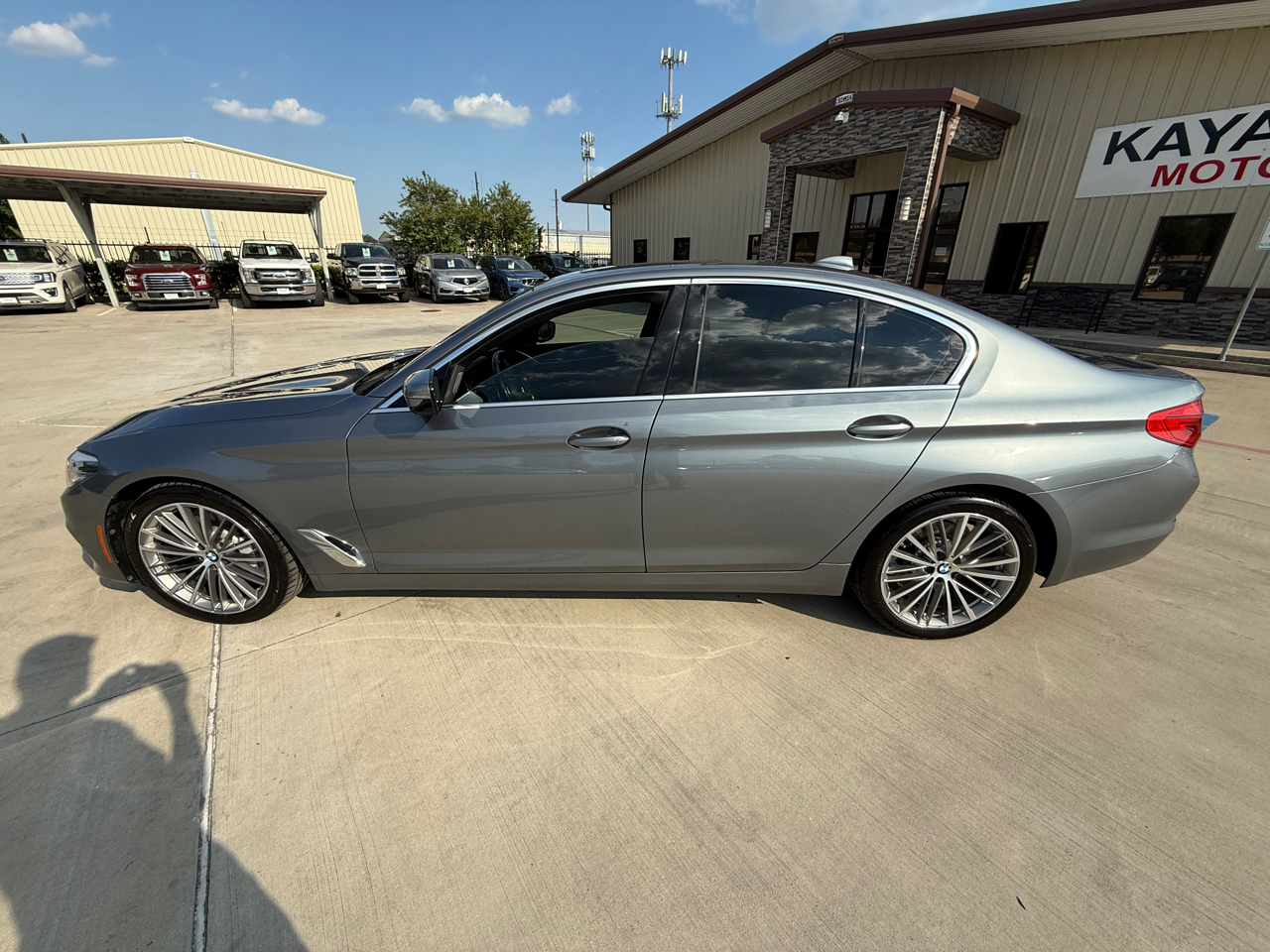2019 Bmw 530i Sedan photo 3