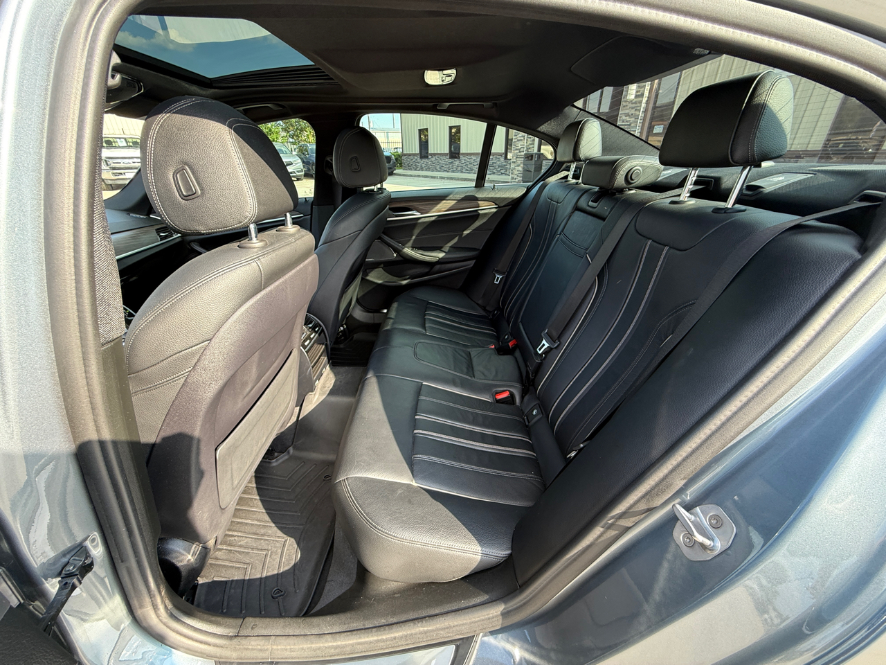 BMW 5-Series 530i 2019