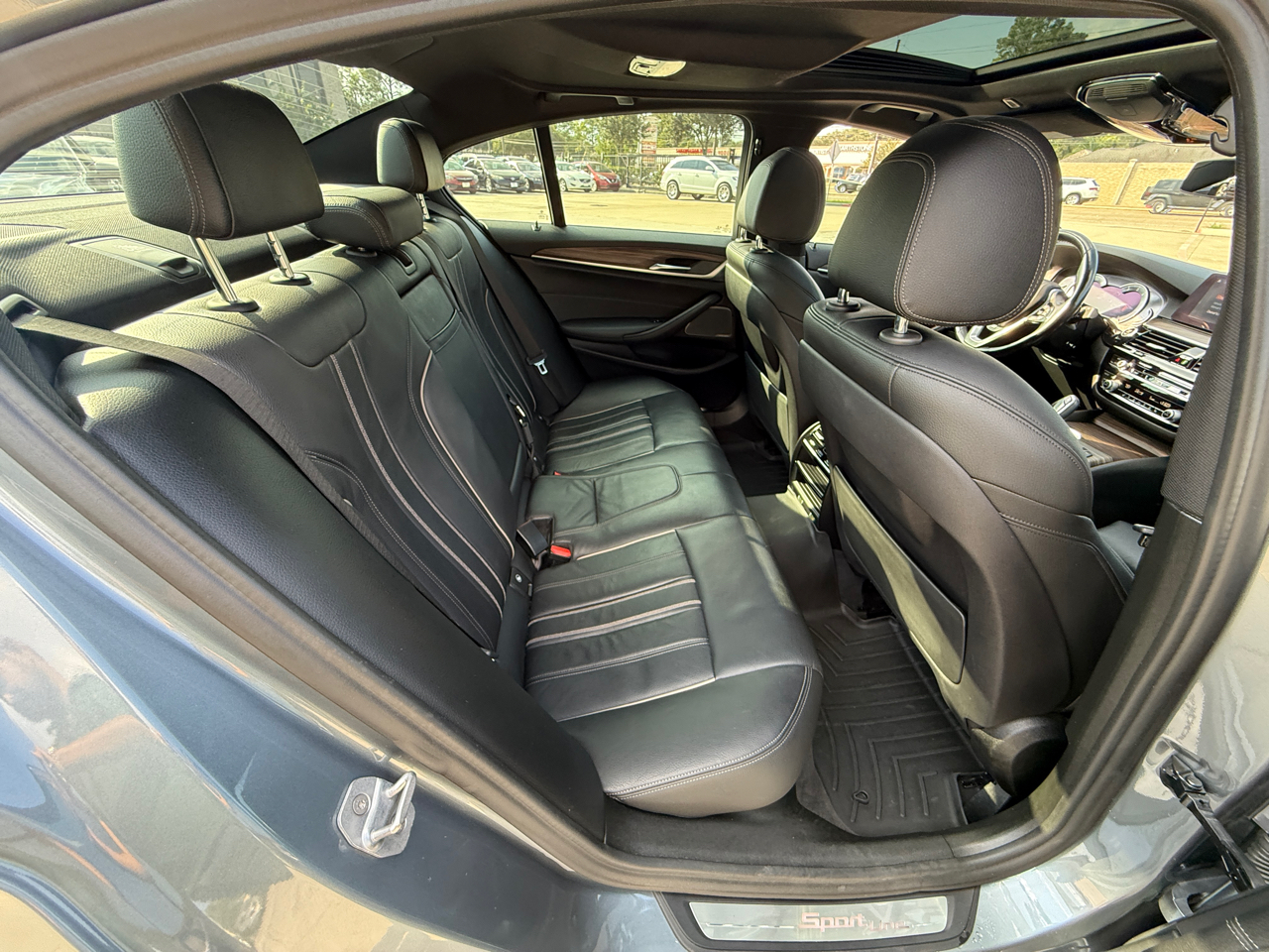 BMW 5-Series 530i 2019