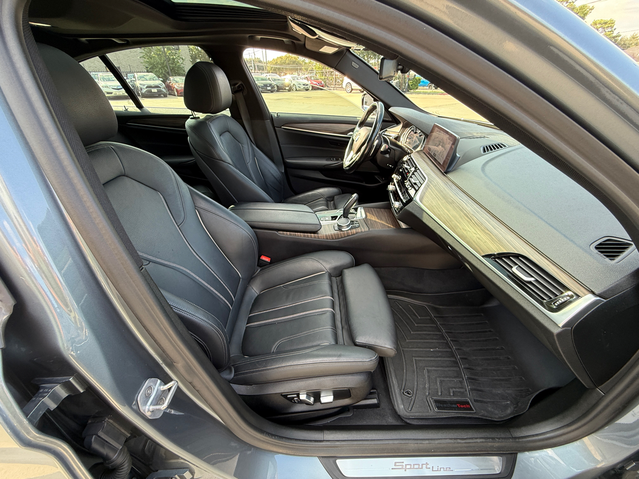 BMW 5-Series 530i 2019