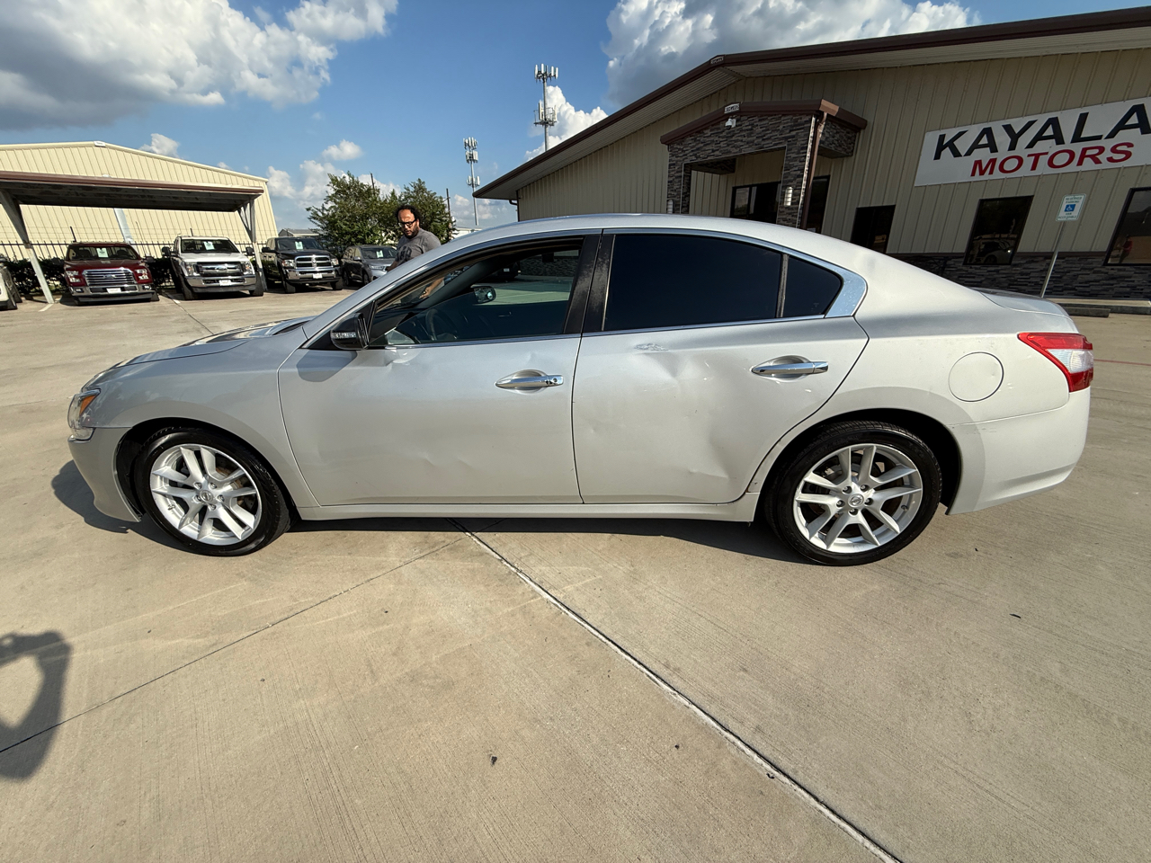 Nissan Maxima SV 2011