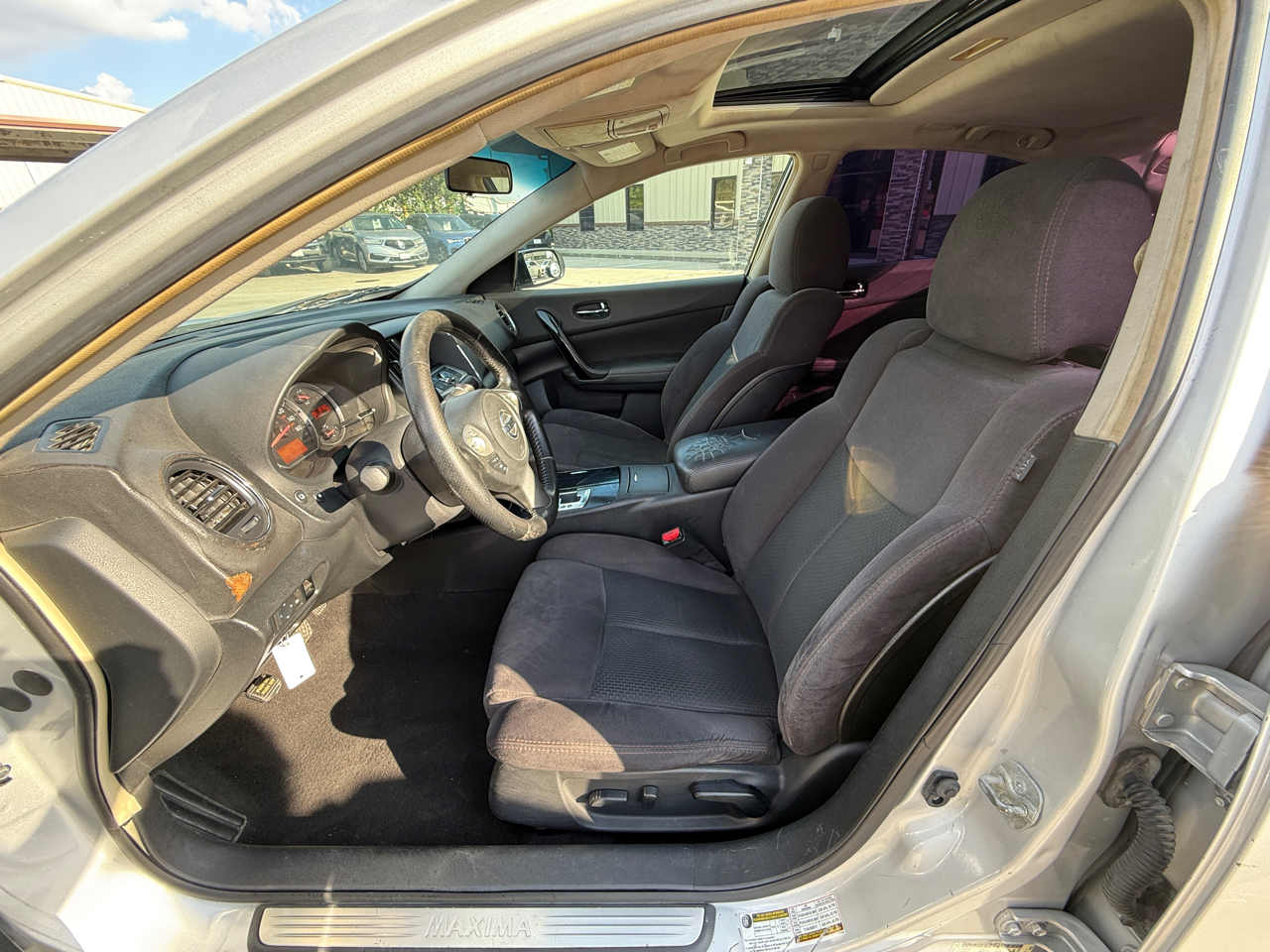 Nissan Maxima SV 2011