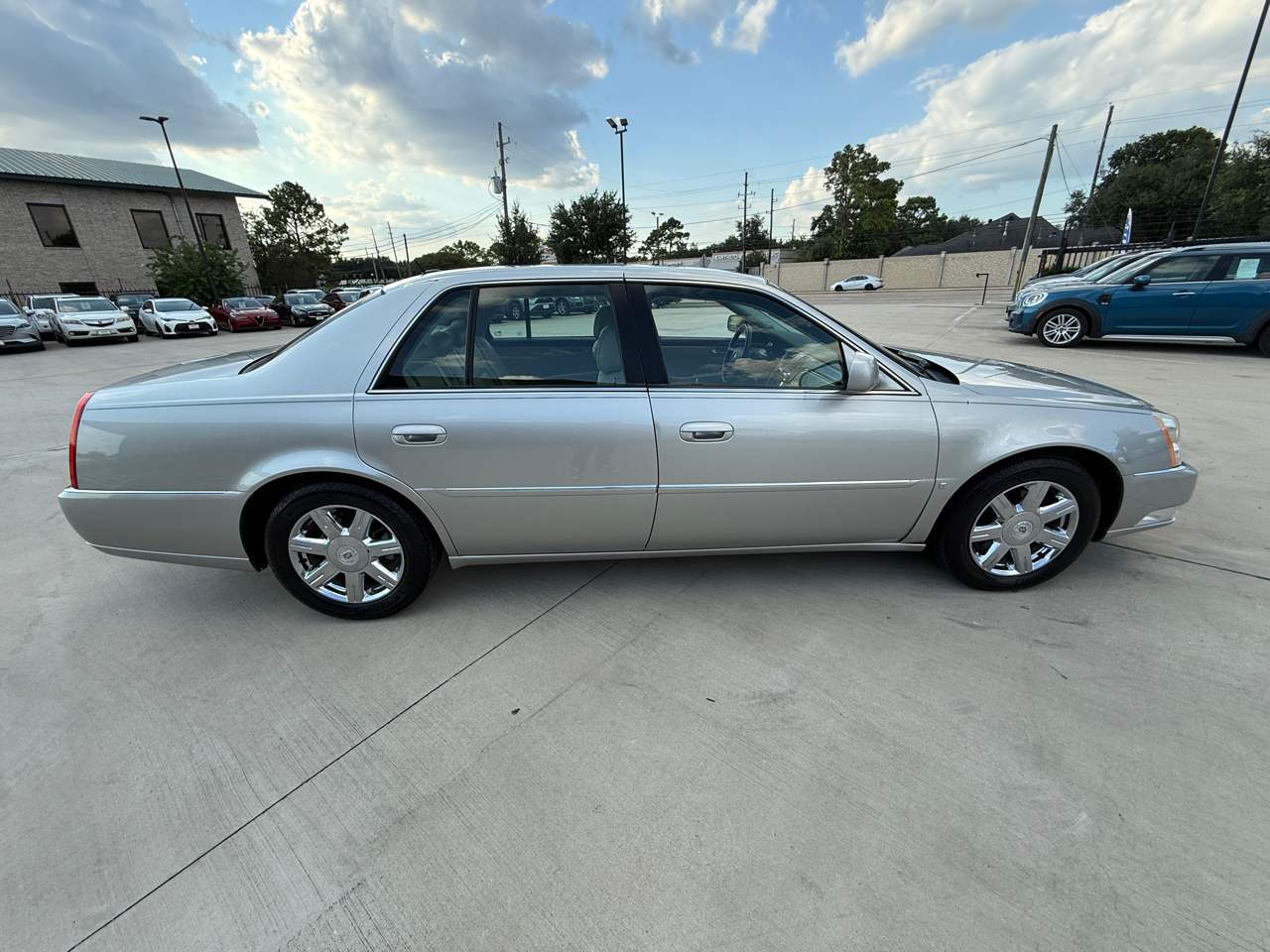 2007 Cadillac DTS photo 3