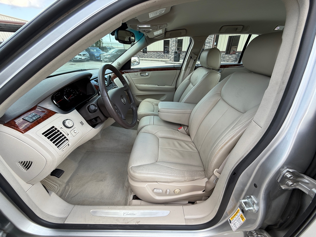2007 Cadillac DTS photo 4
