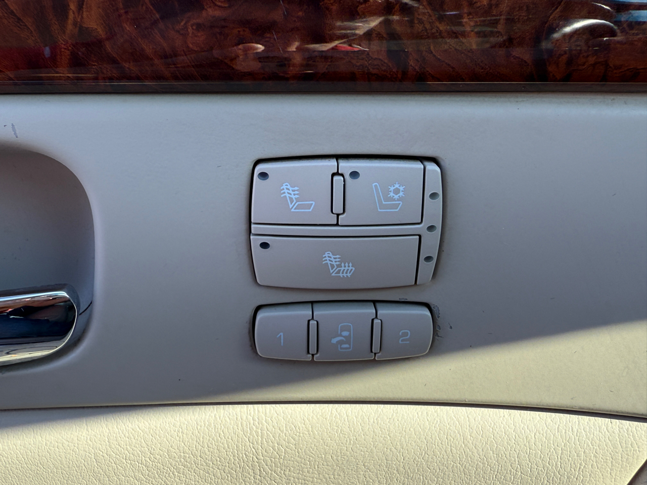2007 Cadillac DTS photo 14