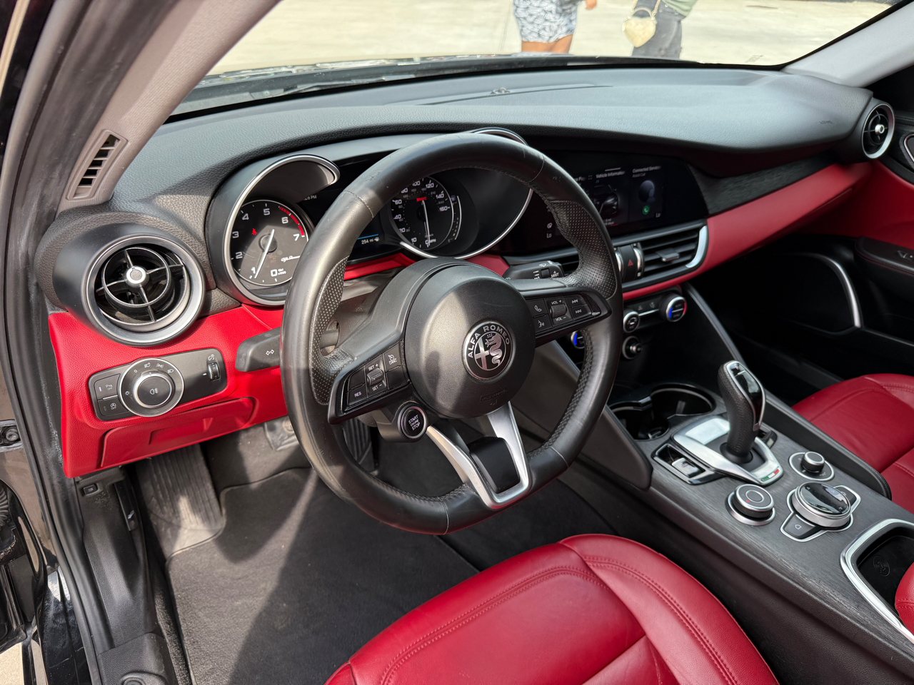 2020 Alfa Romeo Giulia Base photo 9
