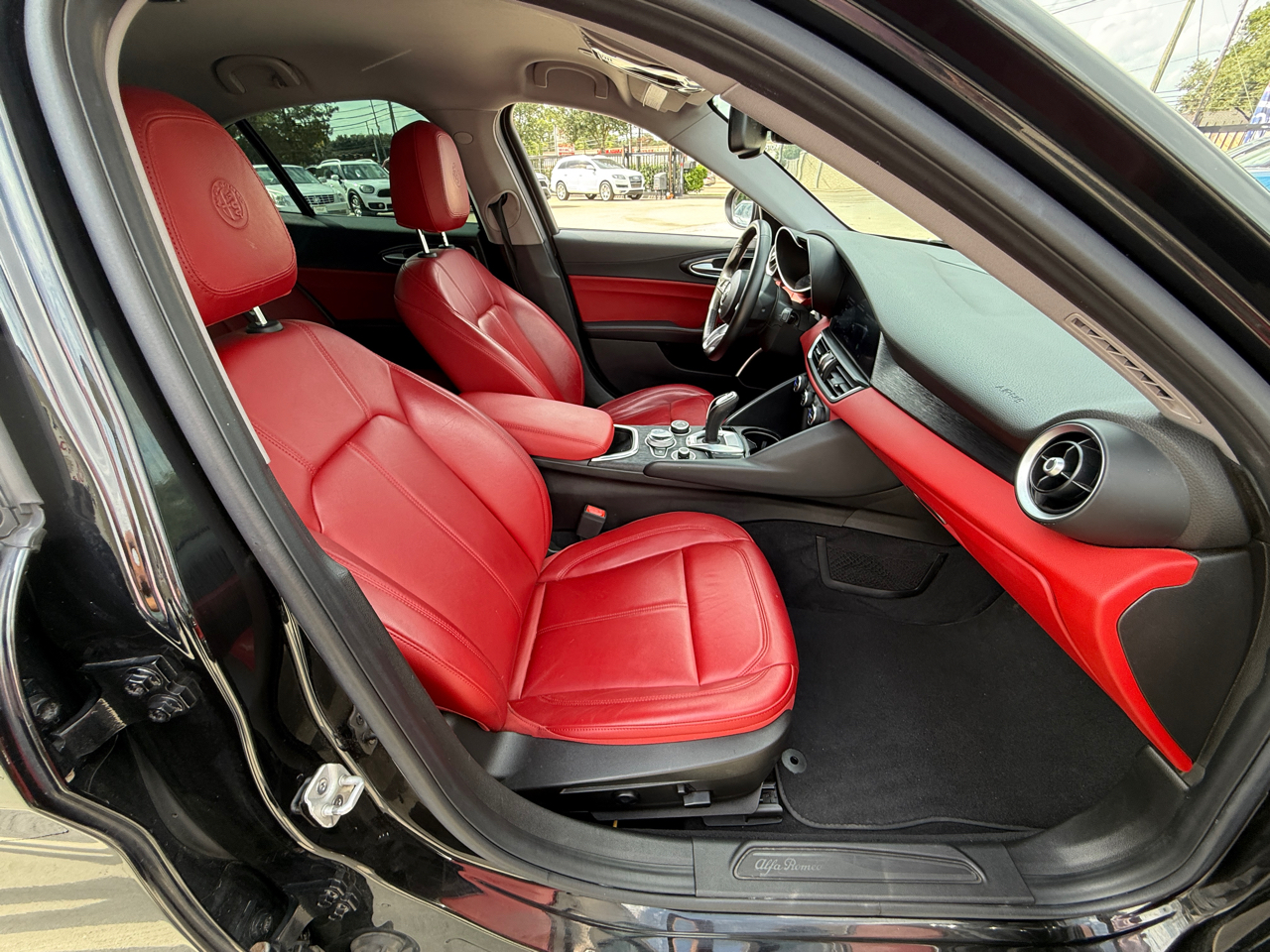 2020 Alfa Romeo Giulia Base photo 14