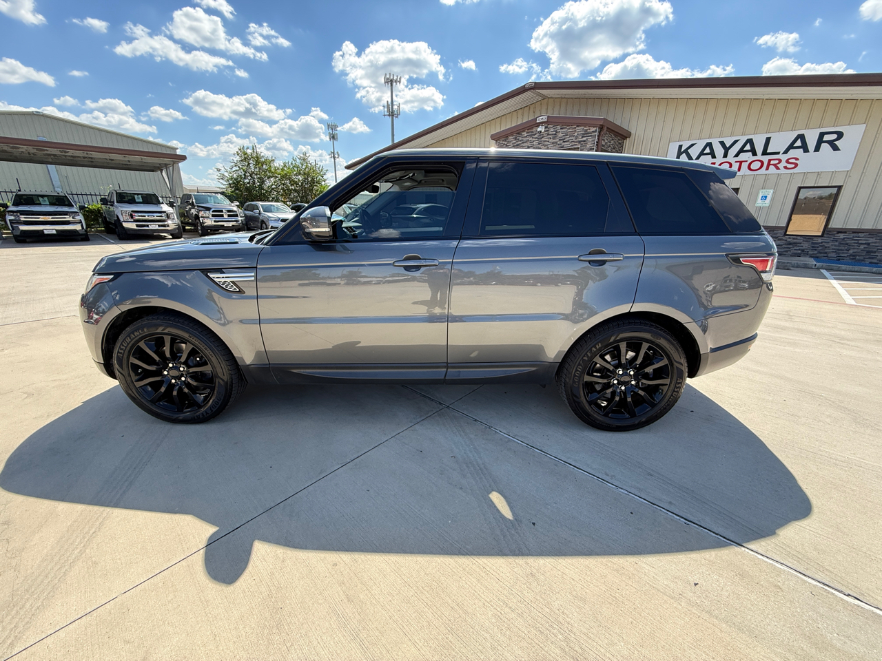2017 Land Rover Range Rover Sport HSE photo 3