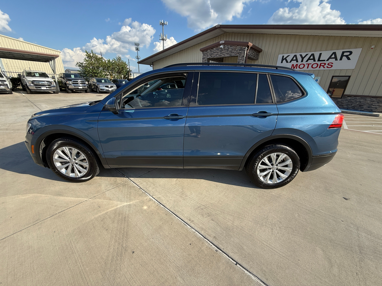 Volkswagen Tiguan S 2018