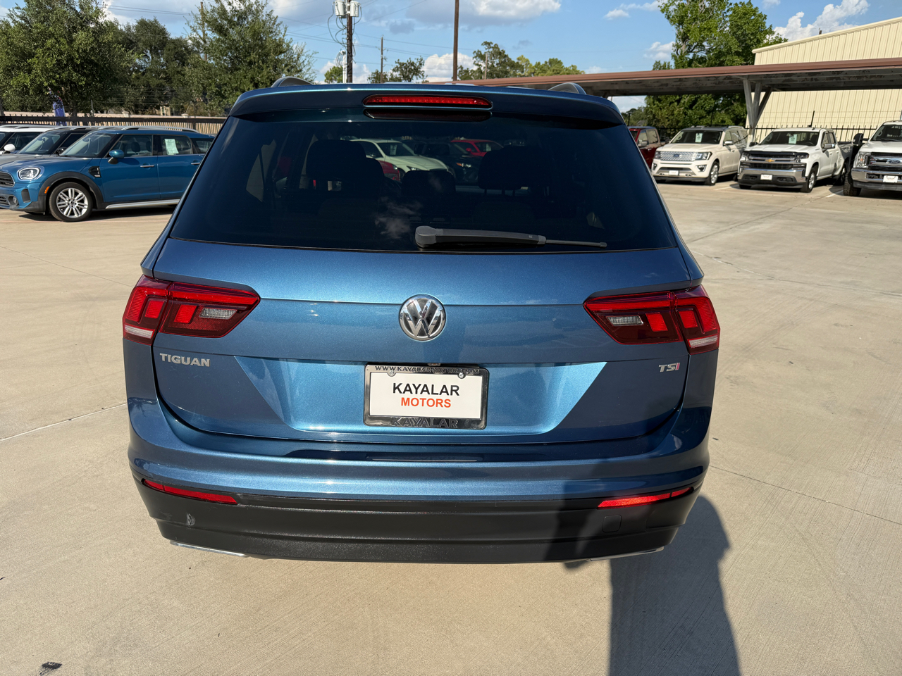 Volkswagen Tiguan S 2018