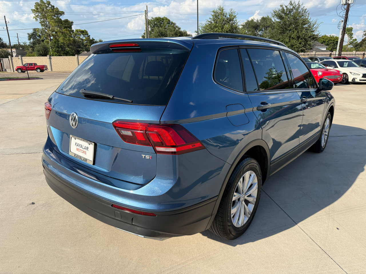 Volkswagen Tiguan S 2018