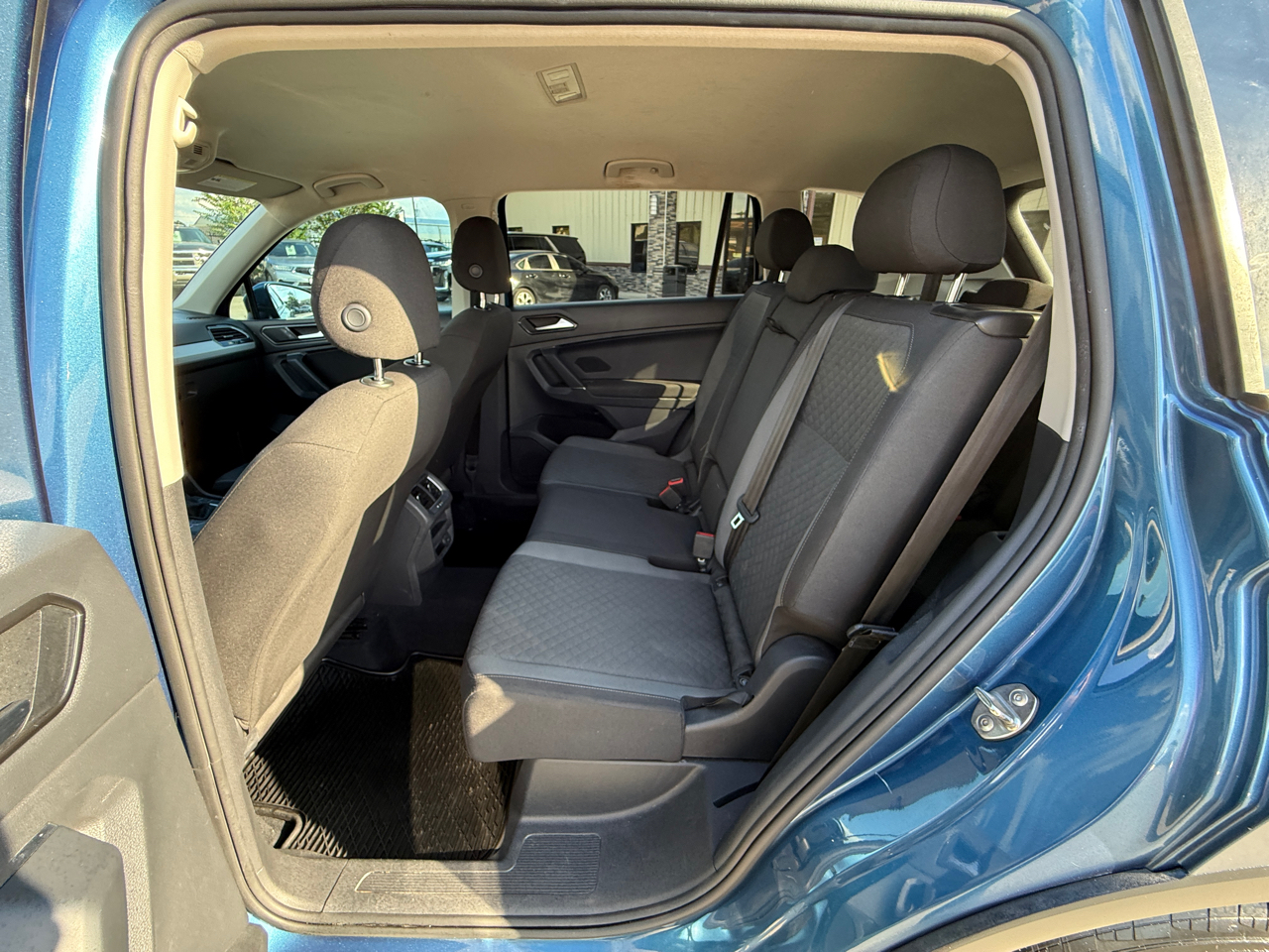 Volkswagen Tiguan S 2018