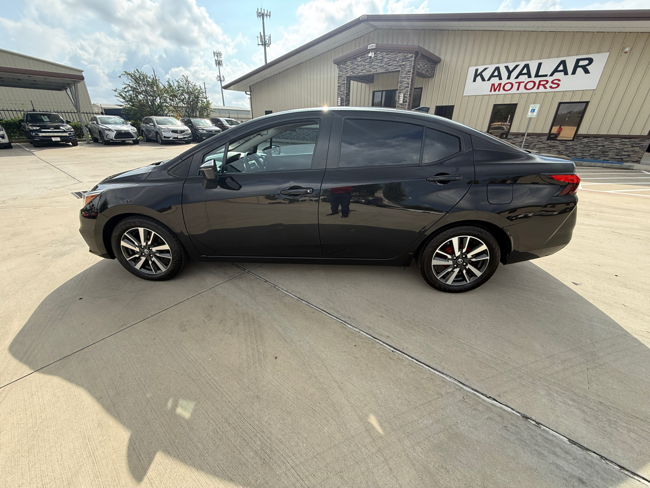 Nissan Versa SV 2021