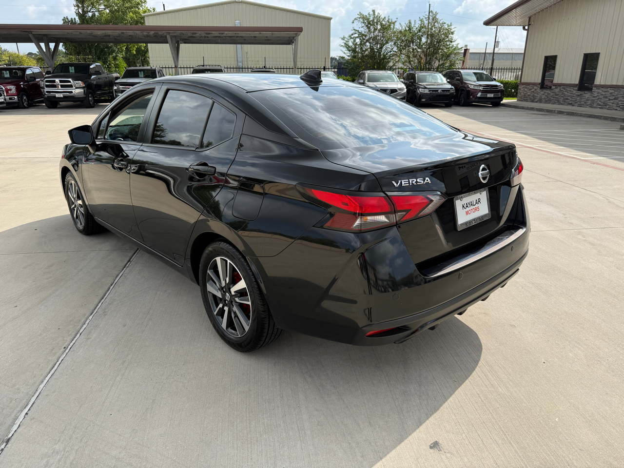 Nissan Versa SV 2021