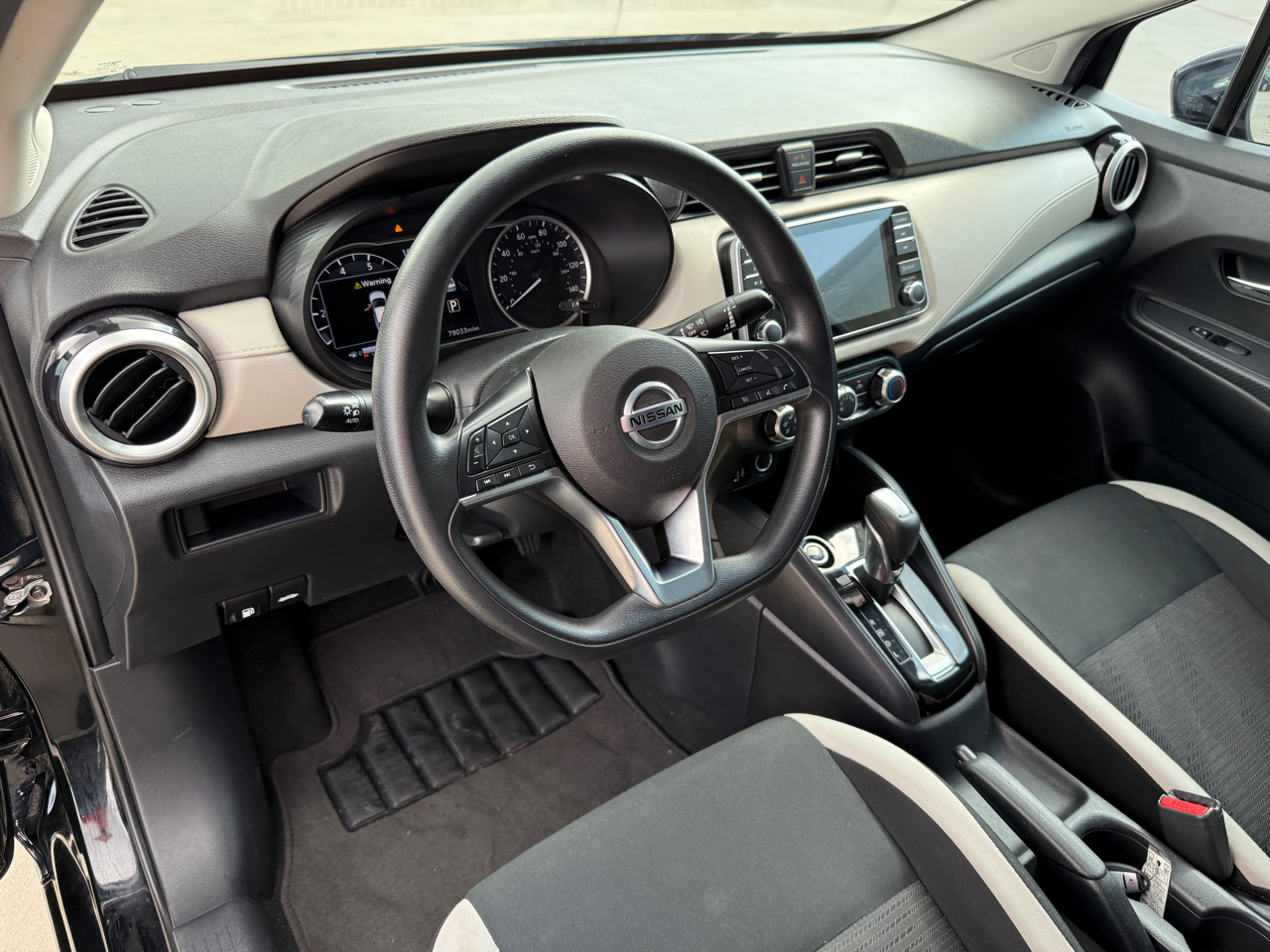 Nissan Versa SV 2021