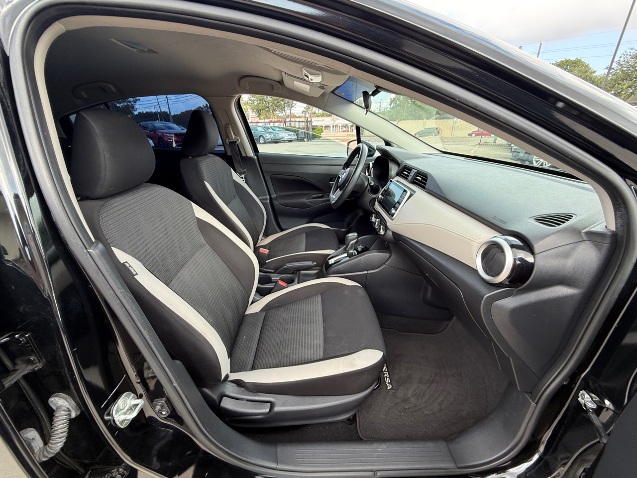 Nissan Versa SV 2021