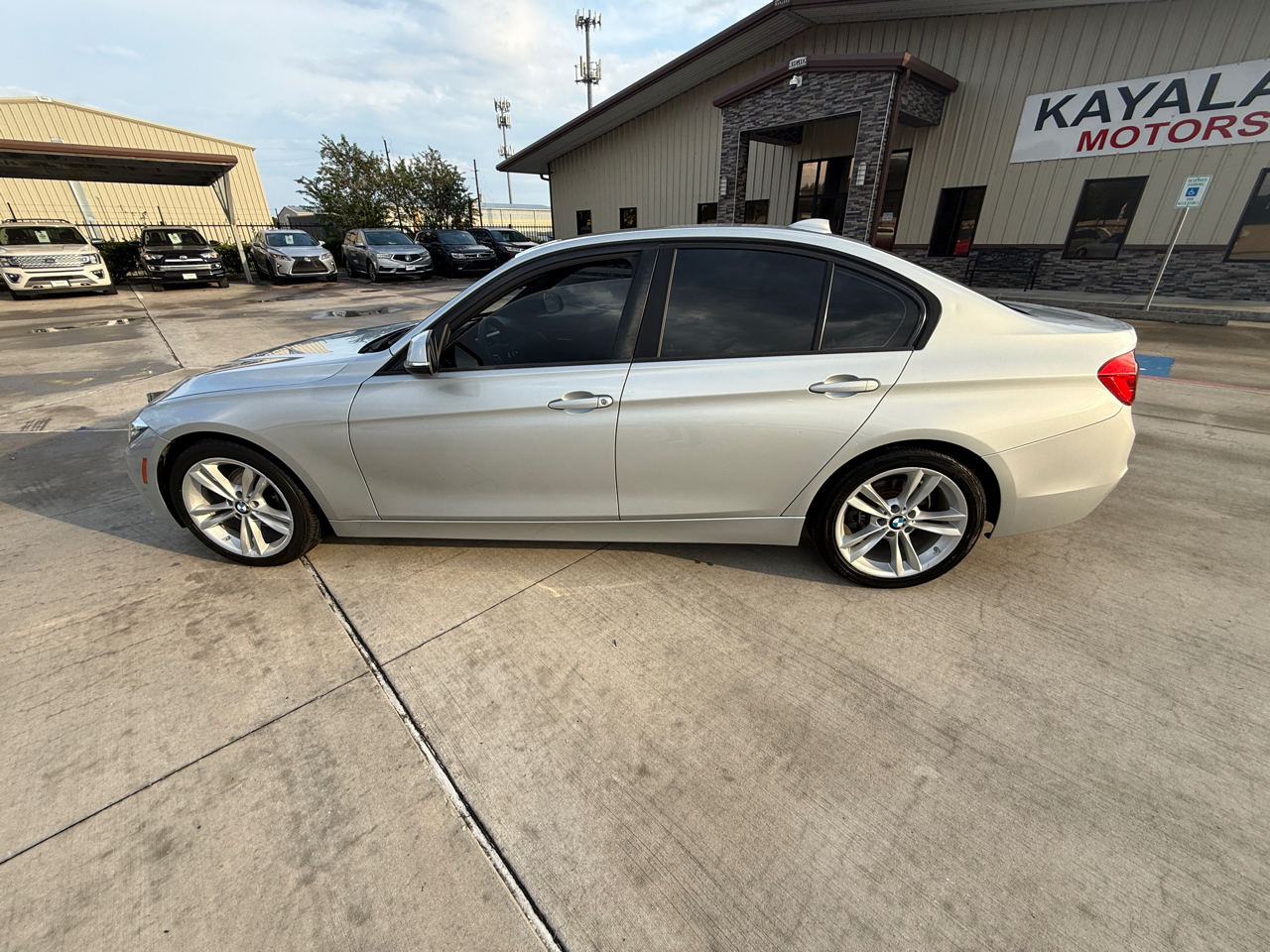 BMW 3-Series 320i Sedan 2016