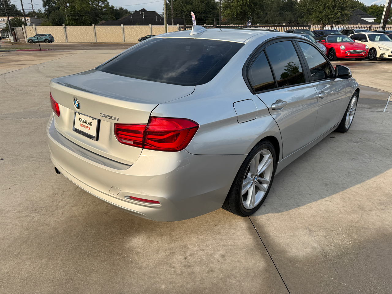 BMW 3-Series 320i Sedan 2016