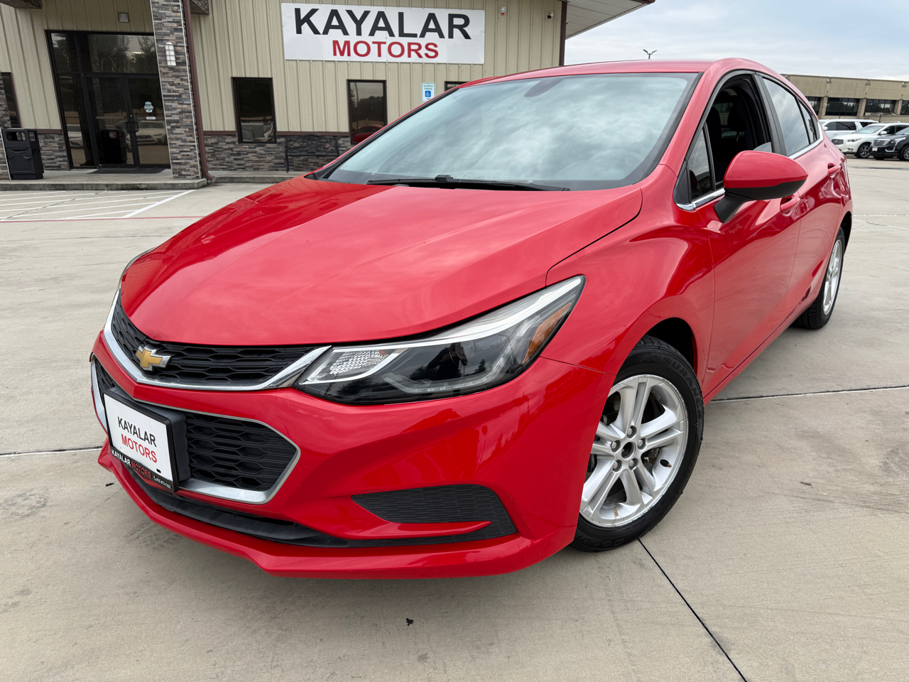 2017 Chevrolet Cruze LT photo 2
