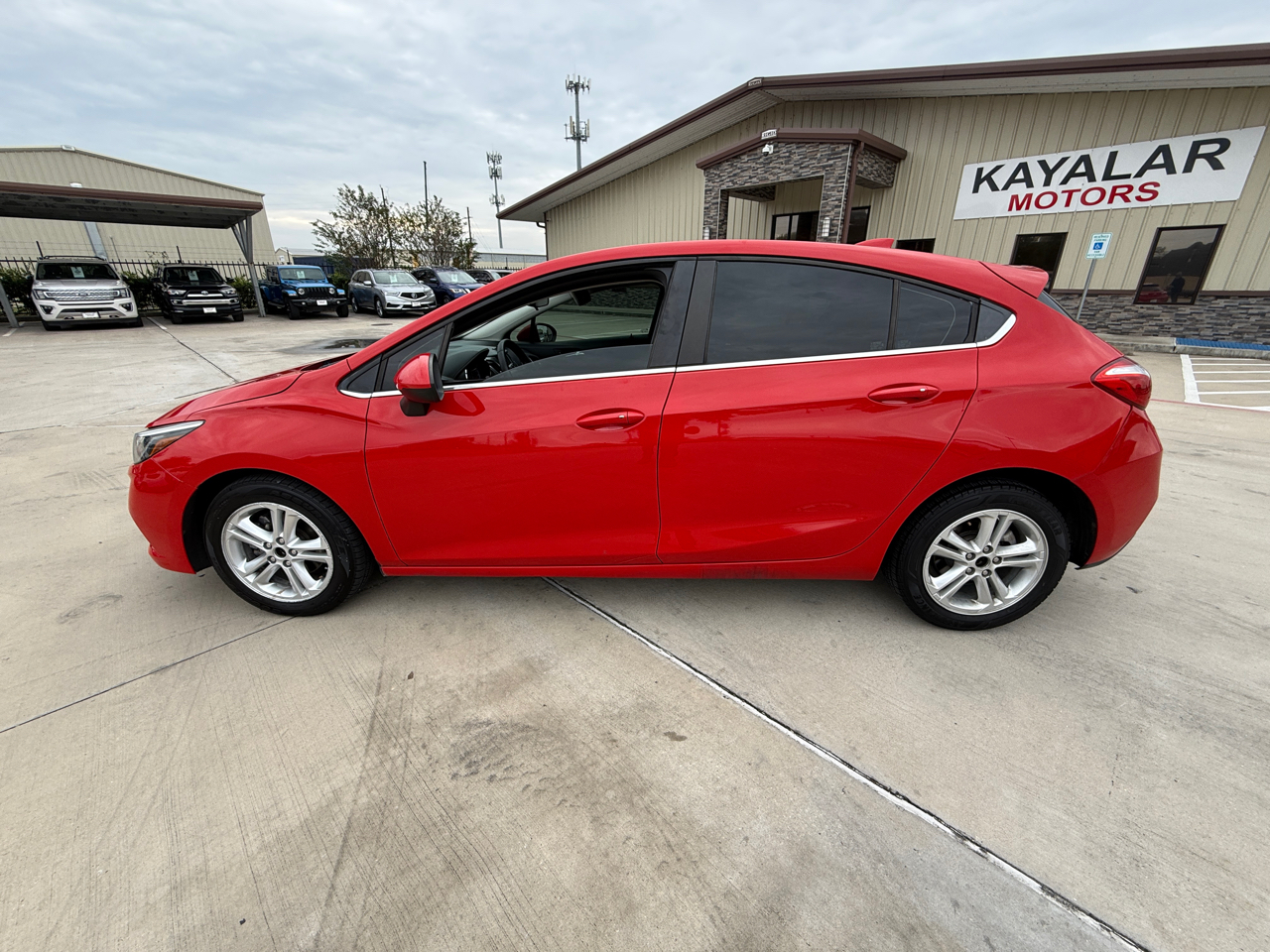 2017 Chevrolet Cruze LT photo 3