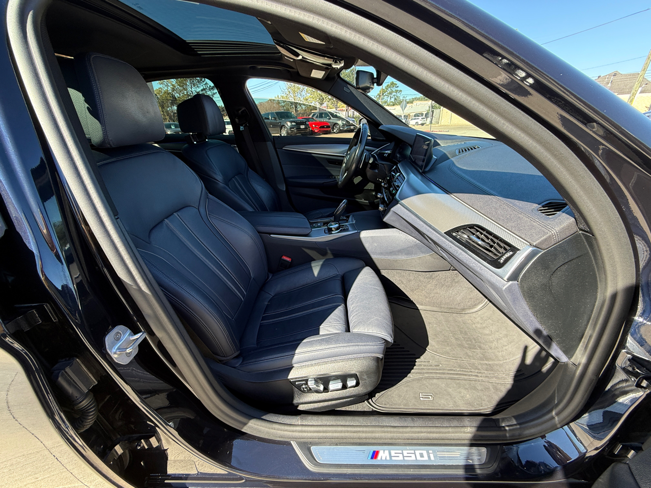 BMW 5-Series M550i xDrive 2020