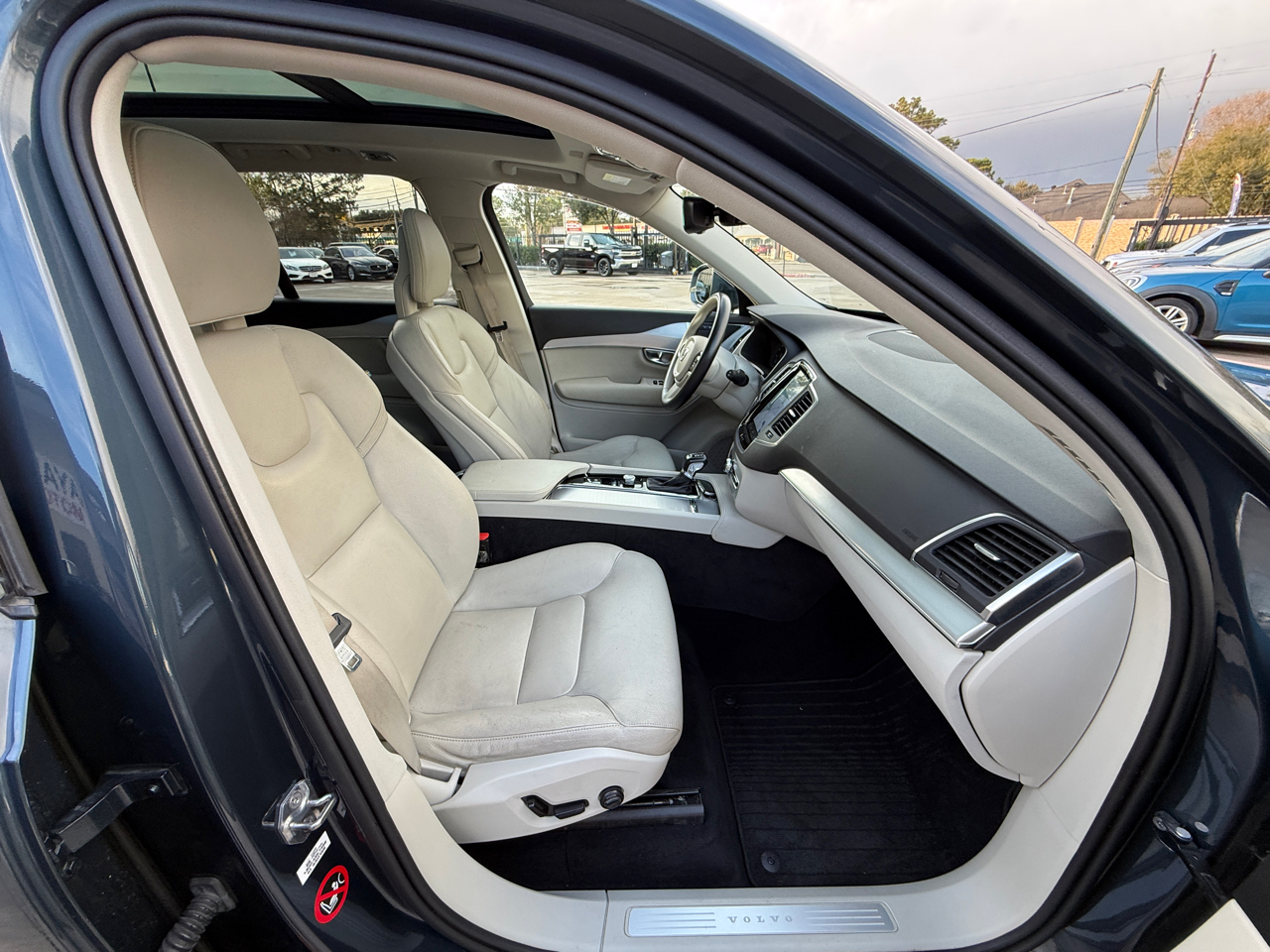 Volvo XC90 T5 Momentum 2018