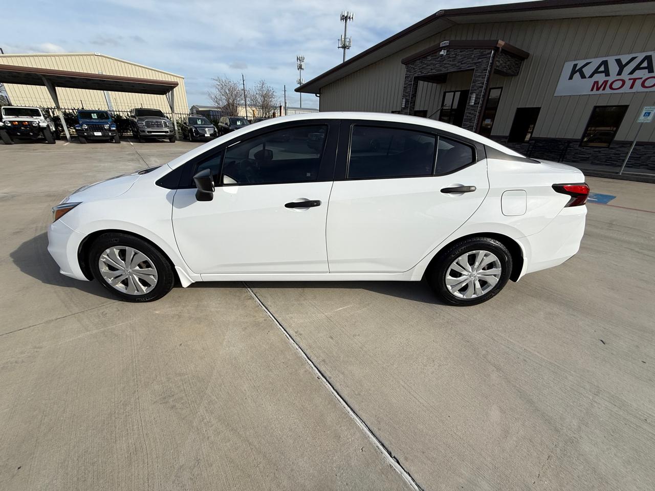 Nissan Versa S CVT 2020