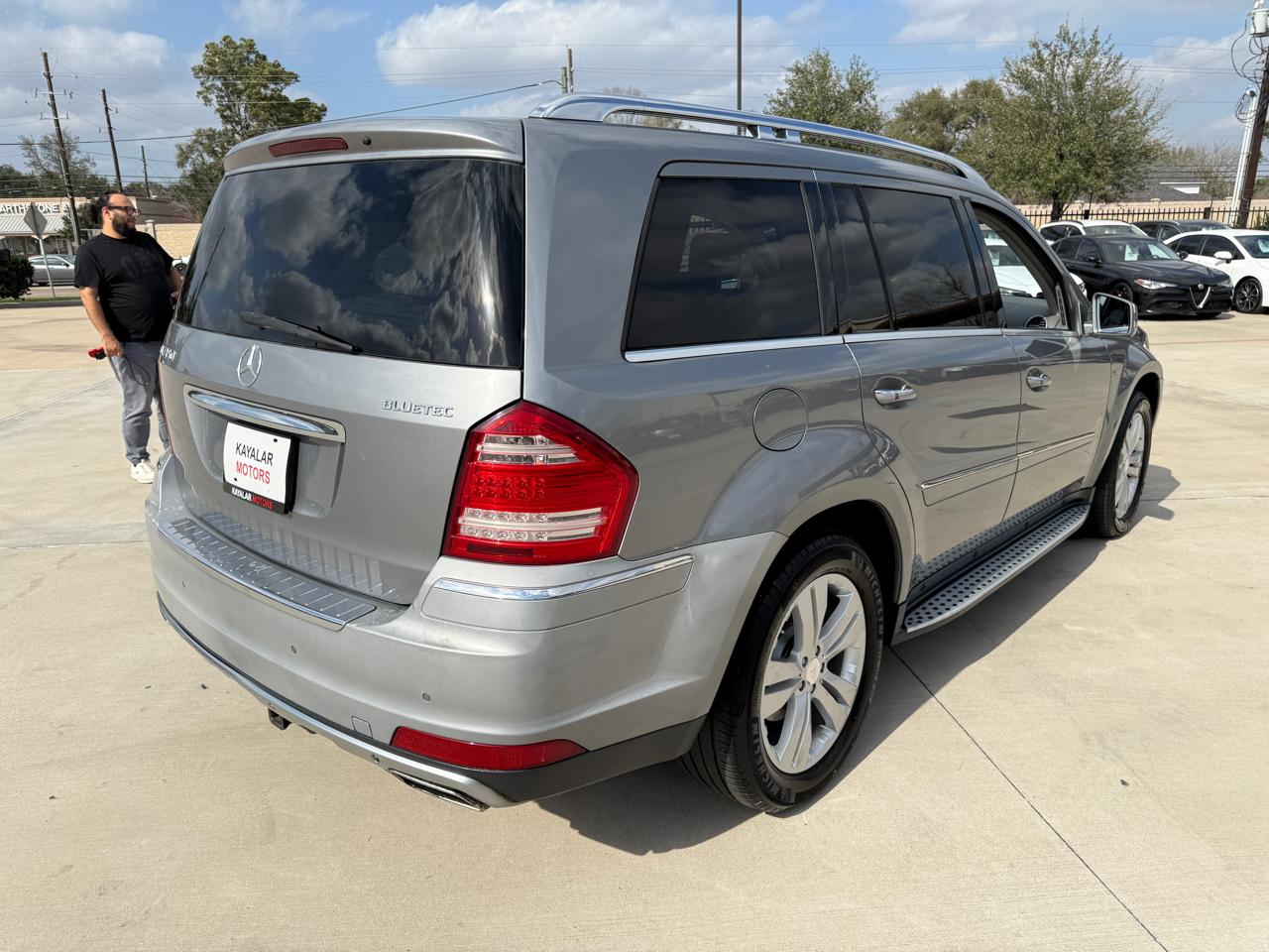 Mercedes-Benz GL-Class GL350 BlueTEC 2011