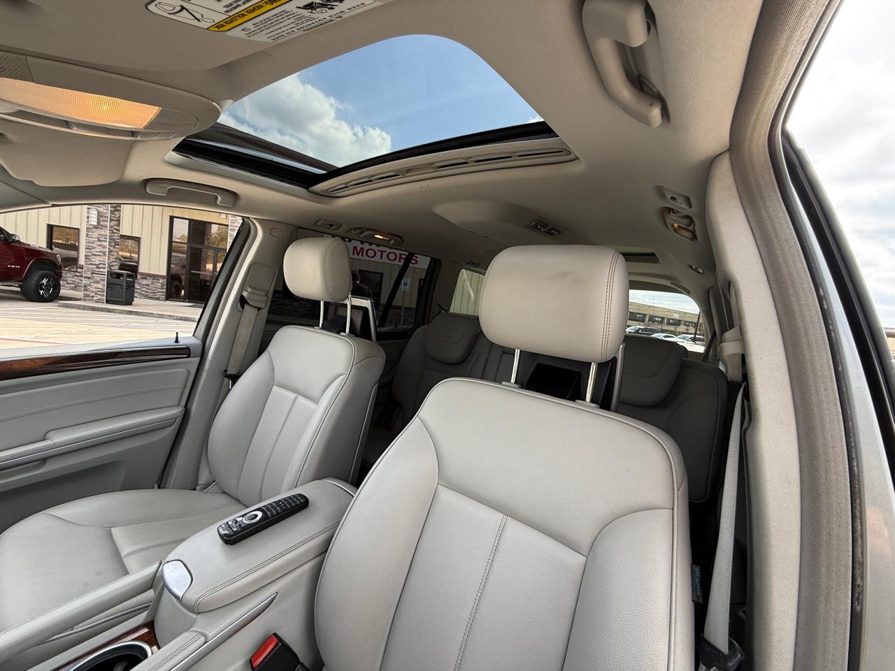 Mercedes-Benz GL-Class GL350 BlueTEC 2011