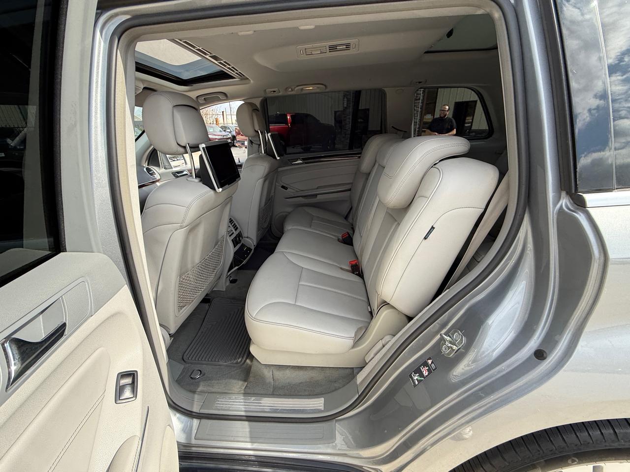 Mercedes-Benz GL-Class GL350 BlueTEC 2011