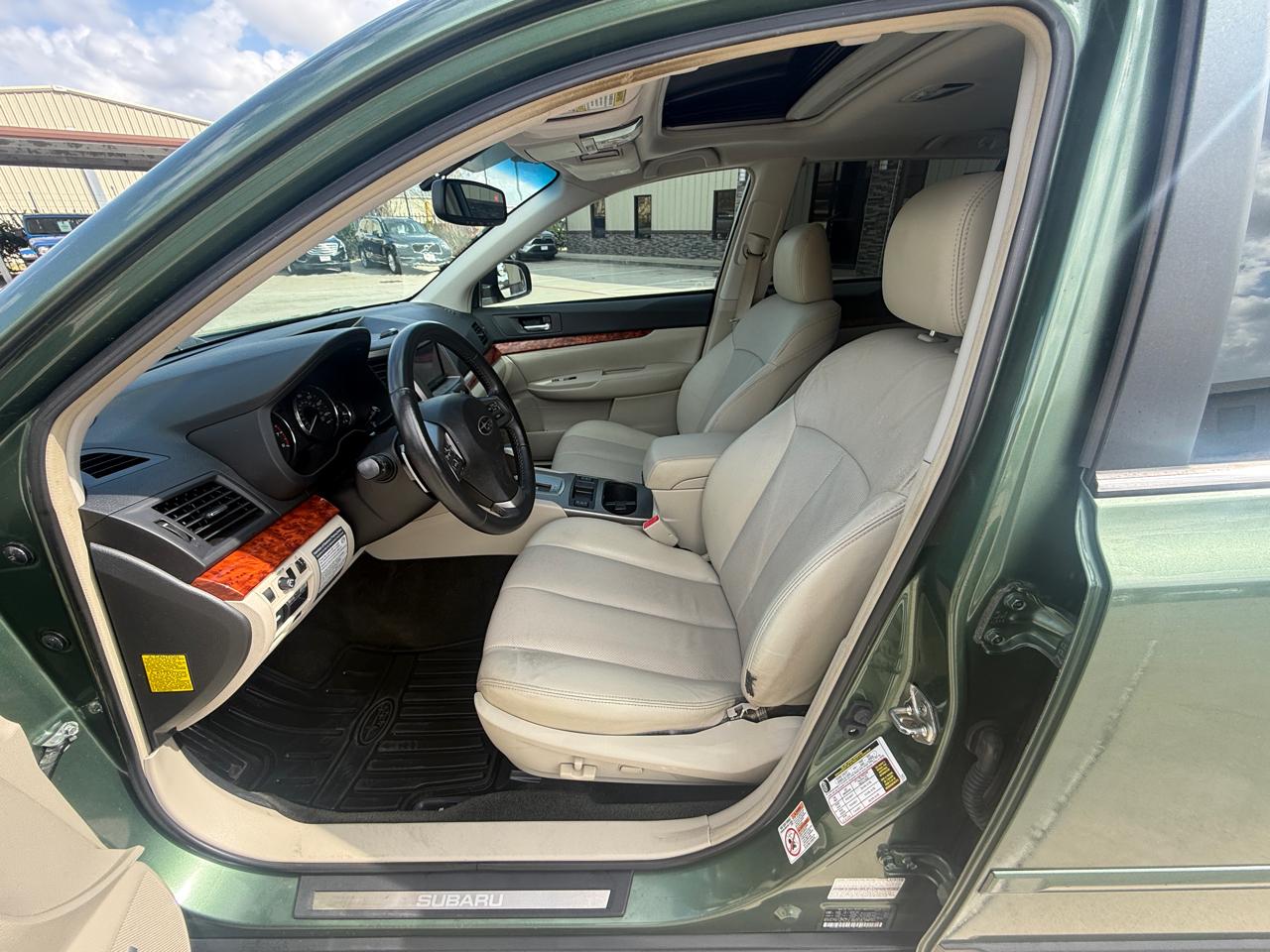 Subaru Outback 2.5i Limited 2012