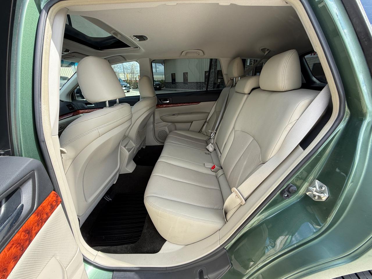 Subaru Outback 2.5i Limited 2012