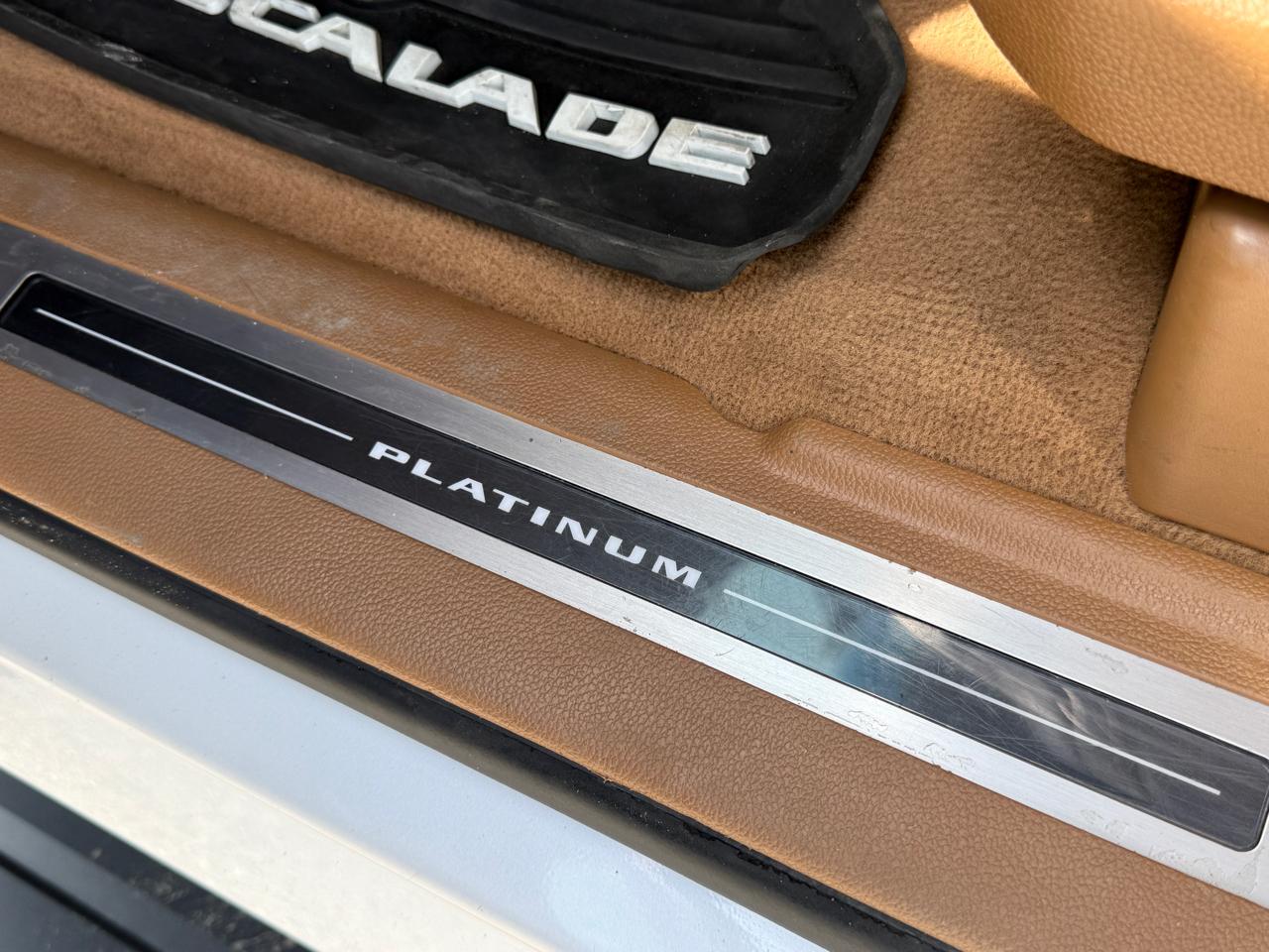 Cadillac Escalade ESV 2WD Platinum 2017