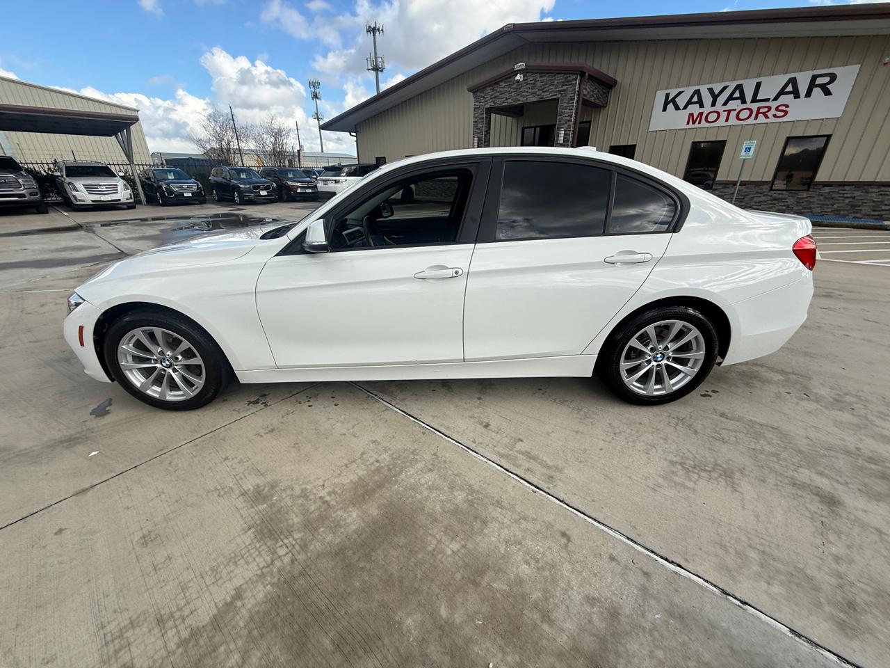 BMW 3-Series 320i Sedan 2017