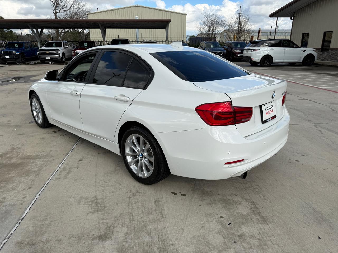 BMW 3-Series 320i Sedan 2017