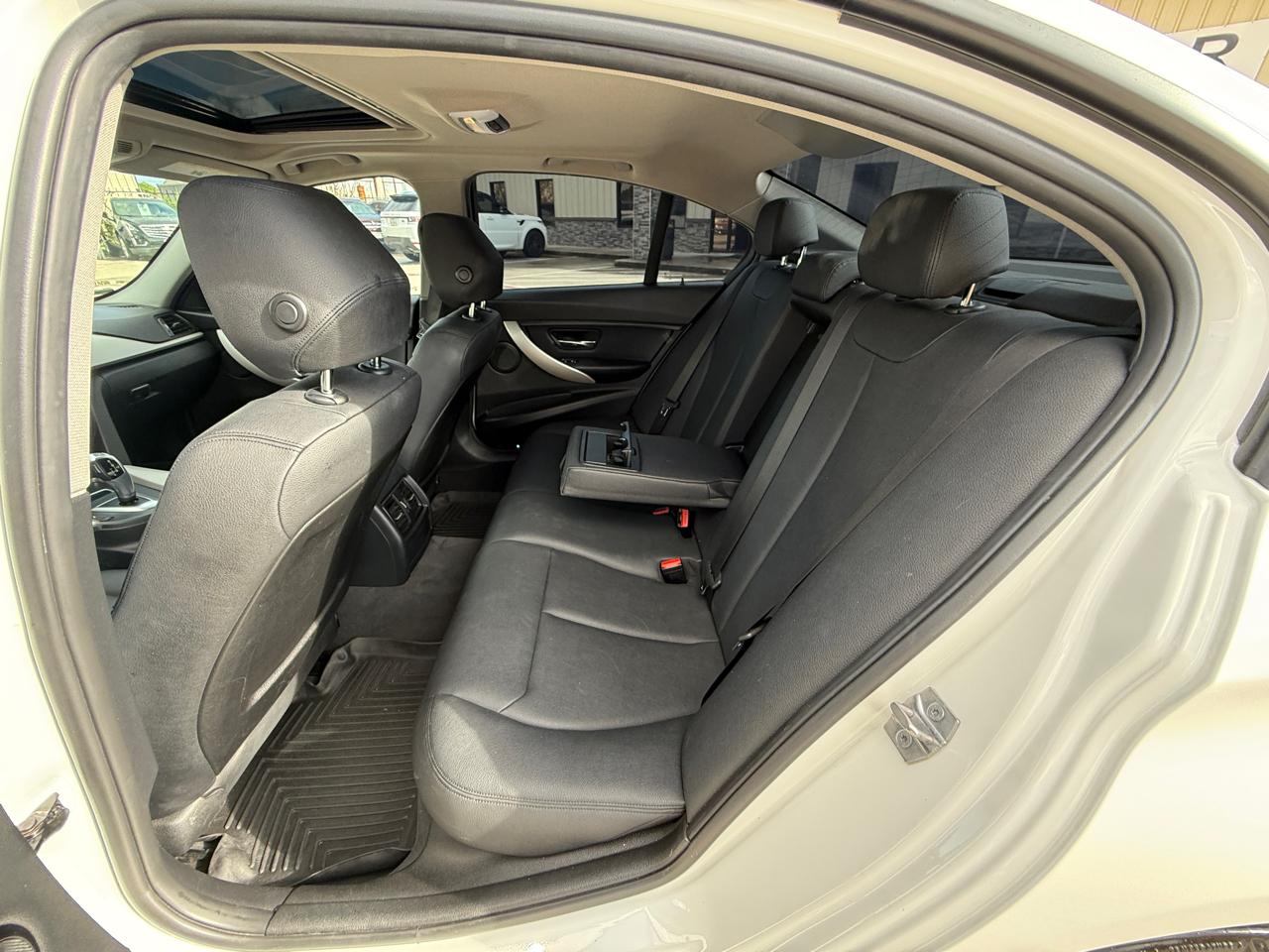 BMW 3-Series 320i Sedan 2017