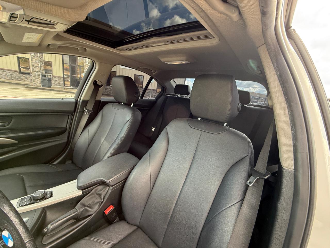 BMW 3-Series 320i Sedan 2017