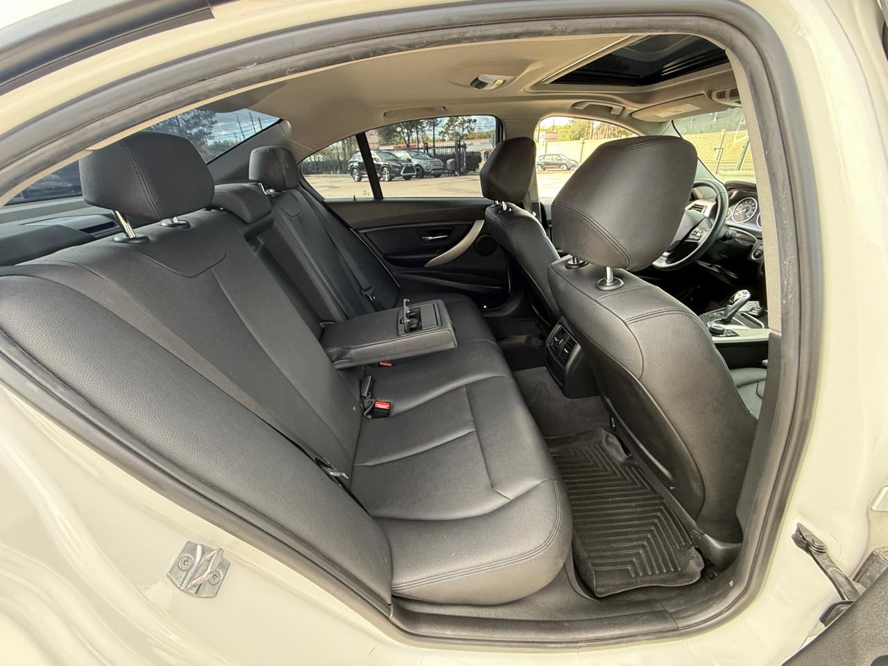 BMW 3-Series 320i Sedan 2017