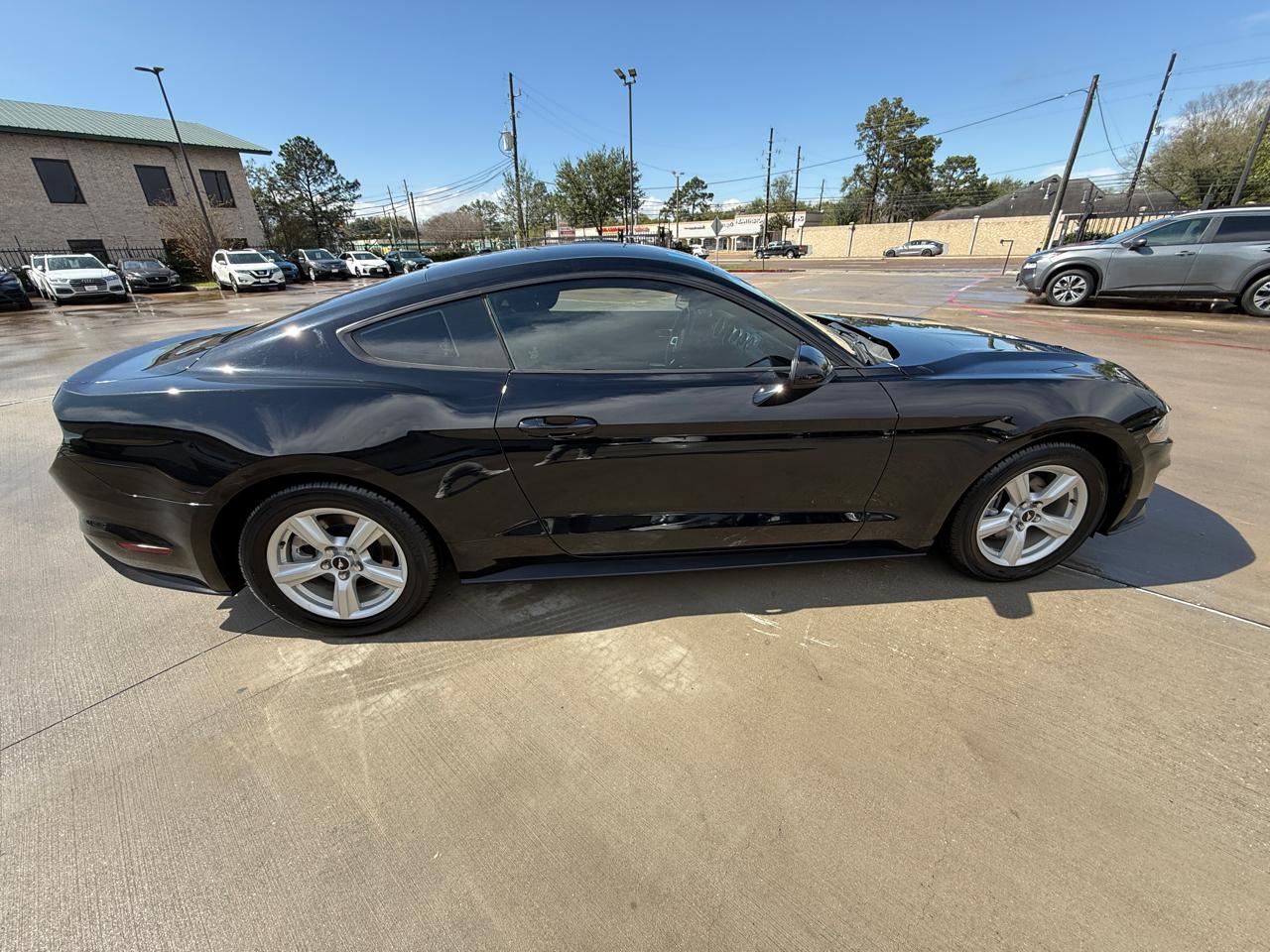 Ford Mustang EcoBoost Coupe 2019