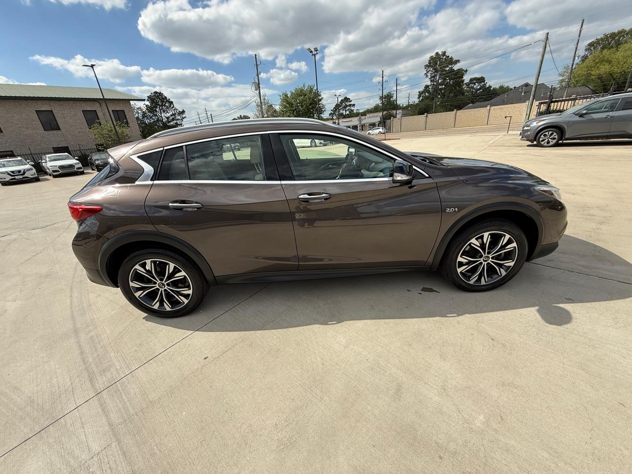 Infiniti QX30 Luxury AWD 2018