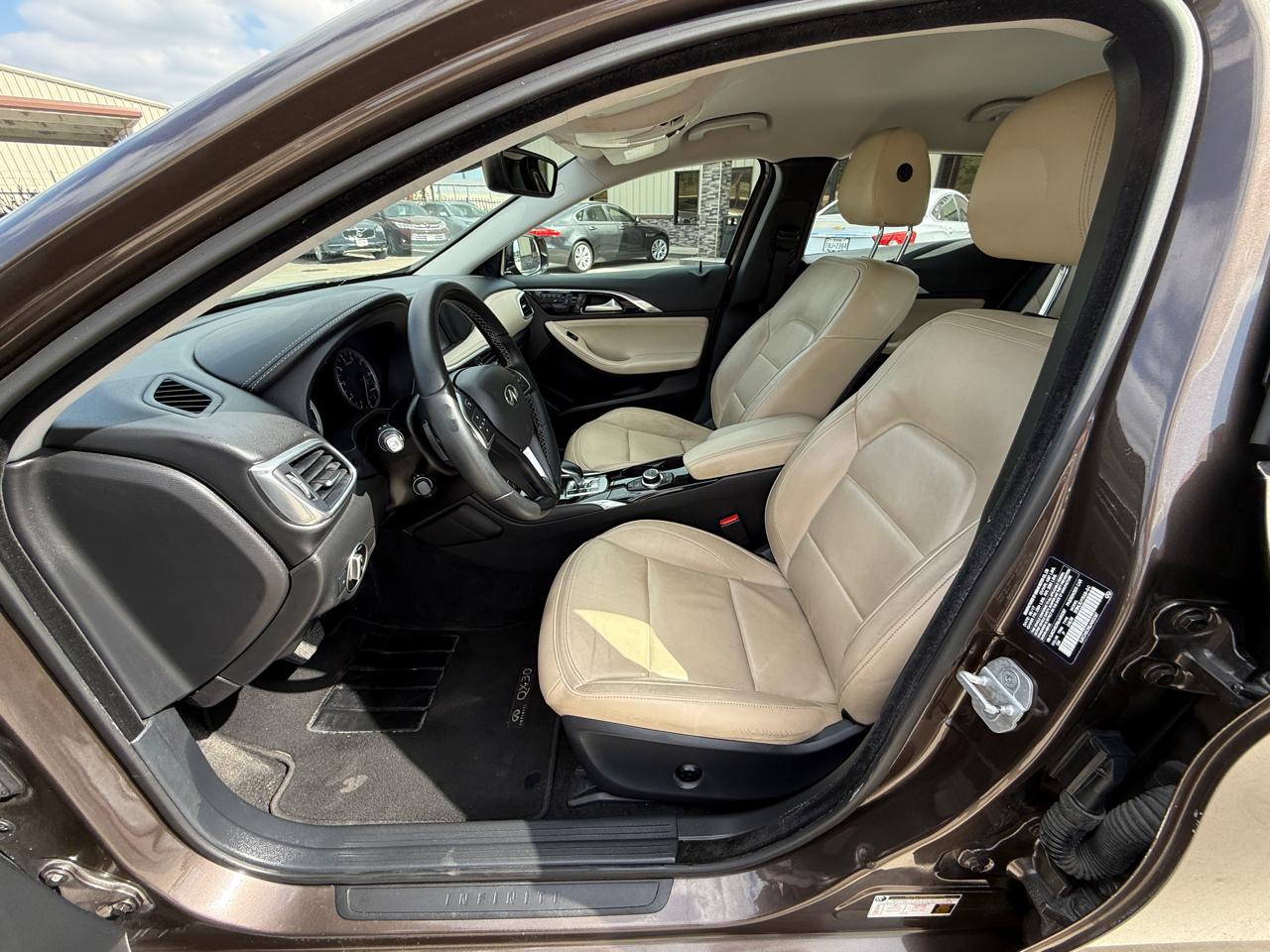 Infiniti QX30 Luxury AWD 2018